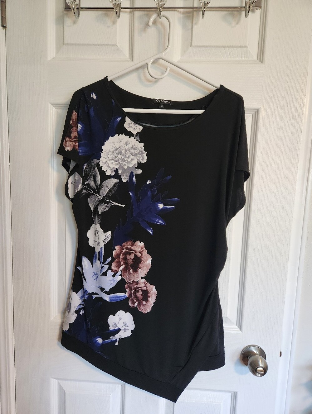 Women's George Floral Asymmetrical Hem Top XL